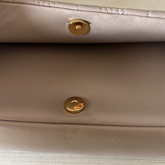 Burberry Lola small quilted lambskin bag - Picture 9 of 12